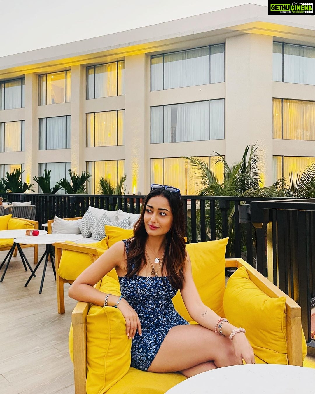 Tridha Choudhury Instagram - Looking forward to a Healthy week ahead 💛