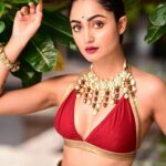 Tridha Choudhury Instagram - It’s rude to stare you know … ♥️ - #justtridding ♥️ Diwali cover shoot for @indulgekolkata ♥️ #feelingfestive #festivelook #festiveseason #festiveoutfit #diwali2021