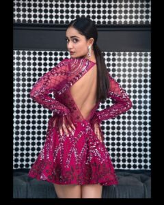 Tridha Choudhury Instagram - This is how I dress for Weekdays 💋

Wearing @nikhitatandon 💋

Captured by @girishmason 💋

#couturefashion #couturedress #hautecouture #weekday #fashionstatement #fashiondiary #stylewithtridha