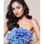 Tridha Choudhury Instagram - Clothed in Freshness 💙 Captured by @pixelamalgam Makeup by @mainak.mk_up 💙 #justtridding #freshflowers #photoshootideas #photoshoots #skincareproducts #skincarecommunity #skincareluxury #skincarelover