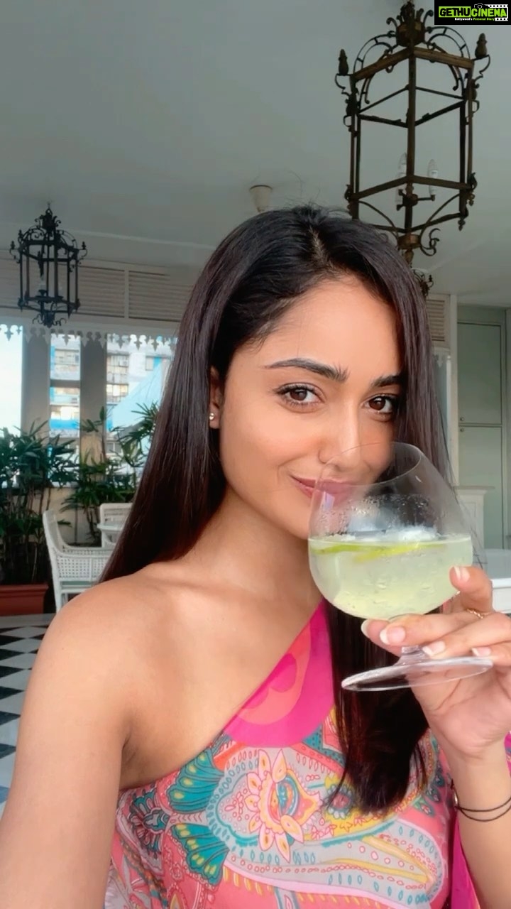 Tridha Choudhury Instagram - It’s all Goofy until the Shutter screams Action!!! 💛 #behindthecamera #photoshootsession #photoshootready