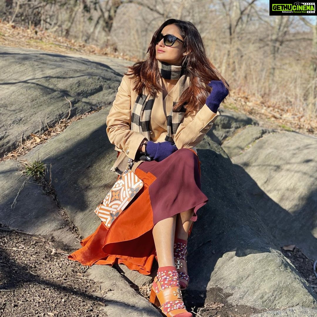 Tridha Choudhury Instagram - Patience teaches us a lot ... doesn’t it ??? 🧡 Leave a 🧡 if you agree #centralpark #nycfashion #newyorkcity #newyork_instagram #traveldiaries #travelwithme #travelwithtridha #travelwithlove Central Park, Manhattan, New York City