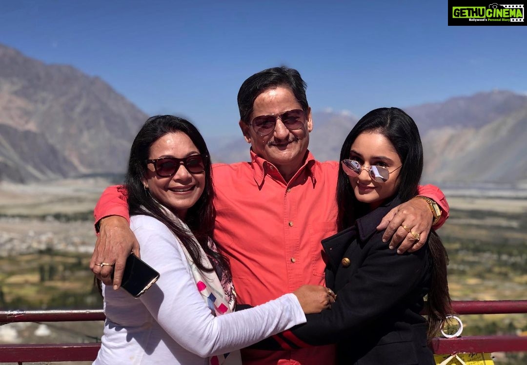 Tridha Choudhury Instagram - Thank you for making me believe that Fairytales do exist 🥂 Happiest Anniversary to my Favourite Couple 🥂 @trishnachoudhury ashishchoudhury 🥂 #anniversaries #anniversarygetaway #happyanniversary #parentsbelike #parentsday #fairytale #love #lovestory