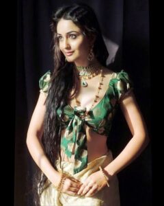 Tridha Choudhury Instagram - ‘Beauty is simply reality seen with the eyes of love’
-Rabindranath Tagore 🍀

#tagore #quotestoliveby #quotesandsayings #lifeisbeautiful #lifelessons