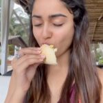 Tridha Choudhury Instagram – When you are too confused to decide between Omelette & a Sandwich 🥪 

#feelitreelit #instareels #reelsinstagram #foodblogger #foodiesofinstagram #2021