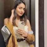 Tridha Choudhury Instagram – Elegance is not for the Faint Hearted 💛

#stylewithtridha #elegance