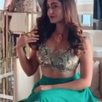 Tridha Choudhury Instagram – Gaana sahi hain na ??? 🤩🤩🤩#coolieno1 #bollywoodsongs #bollywoodstyle #bollywoodmovies #bollywooddance #behindthescenes #photoshootsession