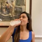 Tridha Choudhury Instagram - Bottoms up !!!! ⭐️ #bottomsup #stayhydrated #fitandfabulous #fitnessfood #gharbaith