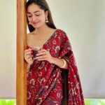 Tridha Choudhury Instagram - Wouldn’t Life be so much easier if we Stopped looking at options and settled for the One who Made our Living simpler ??? We all have had Failed relationships and marriages , but that should not make us Lose faith in ourselves and the Possibility of a Happier tomorrow 🍀 I dread every single day of my Existence, whether I would find ‘The One’ , whether His existence in my Life would nourish my soul and my Happiness🍀 Living in Fear of Finding Love is certainly not the way to live a Happy Life. The magic begins when you Stop looking 🍀 Once you have found Someone who makes you forget about all the Options that are around you , you know that the Fairytale has just begun 🍀 Have Faith 🍀 - #misstriouslyyours 🍀 Wardrobe @kalkifashion 🍀