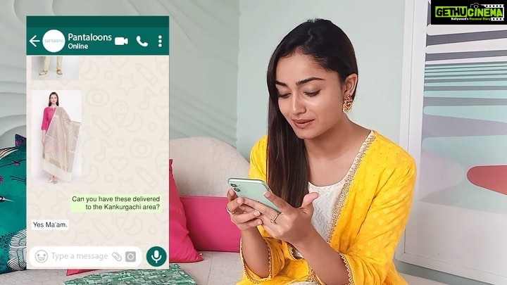 Tridha Choudhury Instagram - ‘Eibar pujo ta ami amar poribar er shathe kaatate parbo na! ‘ But thanks to the new Pantaloons Chat Shop on WhatsApp, I can live up to the celebratory spirit at home by surprising my parents with amazing gifts ranging from festive wear to home decor - All with just a click of a button conveniently from my home💛 I just sent a Hi on +91 8884884599 and had a shopping experience like never before. Thank you @pantaloonsfashion 💛 Filmed by @picx_medias 💛 #PujoBeginsWithYou #PujoWithPantaloons #PujoManePantaloons #styleyourchange #durgapujo2020 #pujospecial