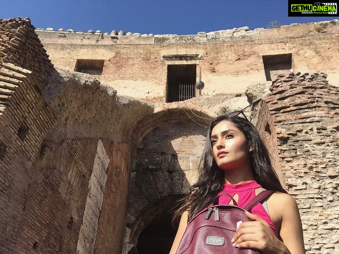 Tridha Choudhury Instagram - Waking up every morning is a Blessing not a Privilege... So enjoy your Blessing today 🍀 #travelwithtridha #traveltherapy #traveltheworld #travelguide #wakeupearly #vacationmode #vacation2020 Colosseum, Rome, Italy