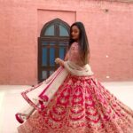 Tridha Choudhury Instagram – ‘Sandhya’ enjoying the Vibrant beats of ‘#chedkhaniyaan ’ from #bandishbandits 🦩

#feelitreelit #primevideo #amazonprime #newseries #musicvideo #musicislife #indianmatchmaking #indianweddings #indianweddingbuzz #gharbaithoindia @primevideoin @anandntiwari 🦩