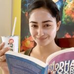 Tridha Choudhury Instagram - The Final countdown to Flawless skin 🍀 P.S- #slowmo Really makes you feel like you are starring in a #tvcommercial 🍀 #feelitreelit #skincareroutine #skincarecommunity #beautyeditorial #beautyblender