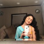Tridha Choudhury Instagram - ‘Oh how I miss my Vanity mirror’🎭 What is that one thing that you miss the most right now ? 🎭 #mirrorselfie #mirrormirror #actor_jg #instashoot