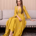 Trisha Instagram - 🌻👑 #PS1 Promotions Outfit: @jayantireddylabel @collage.style Jewellery: @kishandasjewellery Styled by @team___e Style team : @ekalakhani @malinikarthikeyan @themisvanessa @nivedidha_koliyot @nupur_p @arzoonagraik Photographer by @vasanthphotography Makeup by @uspawar3 Hair by @rohini_hairstylist #PS1 #PonniyinSelvan #Trisha #TeamE