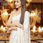 Trisha Instagram - 🕊️👑 #PS1 Promotions Outfit: @sawangandhiofficial Jewellery: @kishandasjewellery Styled by @team___e Style team : @ekalakhani @malinikarthikeyan @themisvanessa @nivedidha_koliyot @nupur_p @arzoonagraik Photographed by @arunprasath_photography Makeup by @uspawar3 Hair by @rohini_hairstylist #PS1 #PonniyinSelvan #Trisha #TeamE