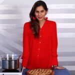 Upasana Kamineni Instagram – Walnuts & dark chocolate 👌🏻 – made with love at home. 
I pop one in my mouth every time I’m low – an excellent mood elevator.❤️
An Amazing option for people with diabetes as well ! 👍🏻