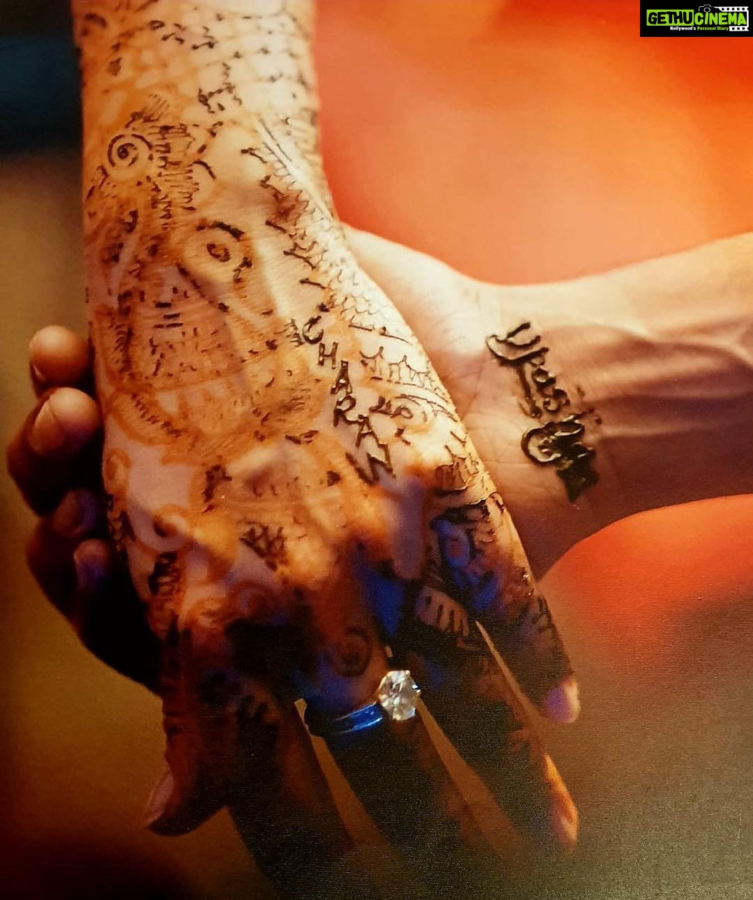 Upasana Kamineni Instagram - Really want to thank everyone for reminding me about my engagement anniversary yesterday. β€οΈ so many fond memories. I made mom dig in & find some cute pics π . I would have asked @josephradhik but heβs busy shooting @priyankachopra wedding. π π #ramcharan #upasana
