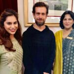 Upasana Kamineni Instagram - Dinner with Mom & the Co Founder of Twitter @jackdorsey_square @shobanakamineni @twitter @square #upasana New Delhi