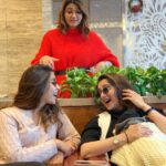 Upasana Kamineni Instagram - Izzu with mummy & masi ! Airport diaries ✈️ ❤️❤️❤️❤️❤️❤️ @mirzasaniar @anammirzaaa Pic credits @digitaldiarybyzoya