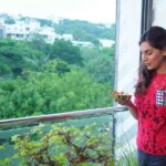 Upasana Kamineni Instagram - Chai, Samosa & Hyderabadi weather ! What could be better ❤️ #upasana