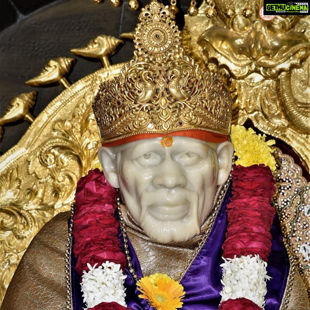 Upasana Kamineni Instagram - thank you Shri Sai Baba for ur divine blessings 🙏🏼. @diabhupal & I co incidentally finished reading the Sai Satcharitra at the same time & planned an impromptu trip to Shirdi. Truly Babas calling 🙏🏼 - love u darling Arya ❤️😘 #omsairam #shirdisaibaba Shirdi Sai Baba temple, Shirdi MH