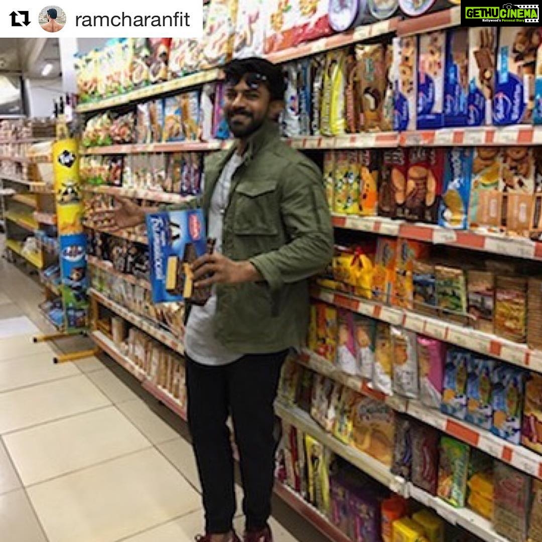 Upasana Kamineni Instagram - treat after a hard week ! #sunday So sweet Mr C β€οΈ Surrounded by cookies, wafers & chocolates in a supermarket ! Childhood #nostalgia - indulge ! IN LIMITS π πͺπ» pc: @anushpala #ramcharan #ramcharanfit @ramcharanfit Azerbaijan