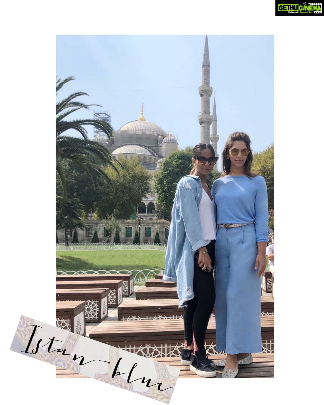 Upasana Kamineni Instagram - A melting pot of culture & traditions. The place where u feel - everyone is ONE ! A Church, A Mosque & A Hamam - all in one square. Energise ur body mind & soul . #healingsisters @anushpala #upasana Blue Mosque (Sultanahmet Camii)