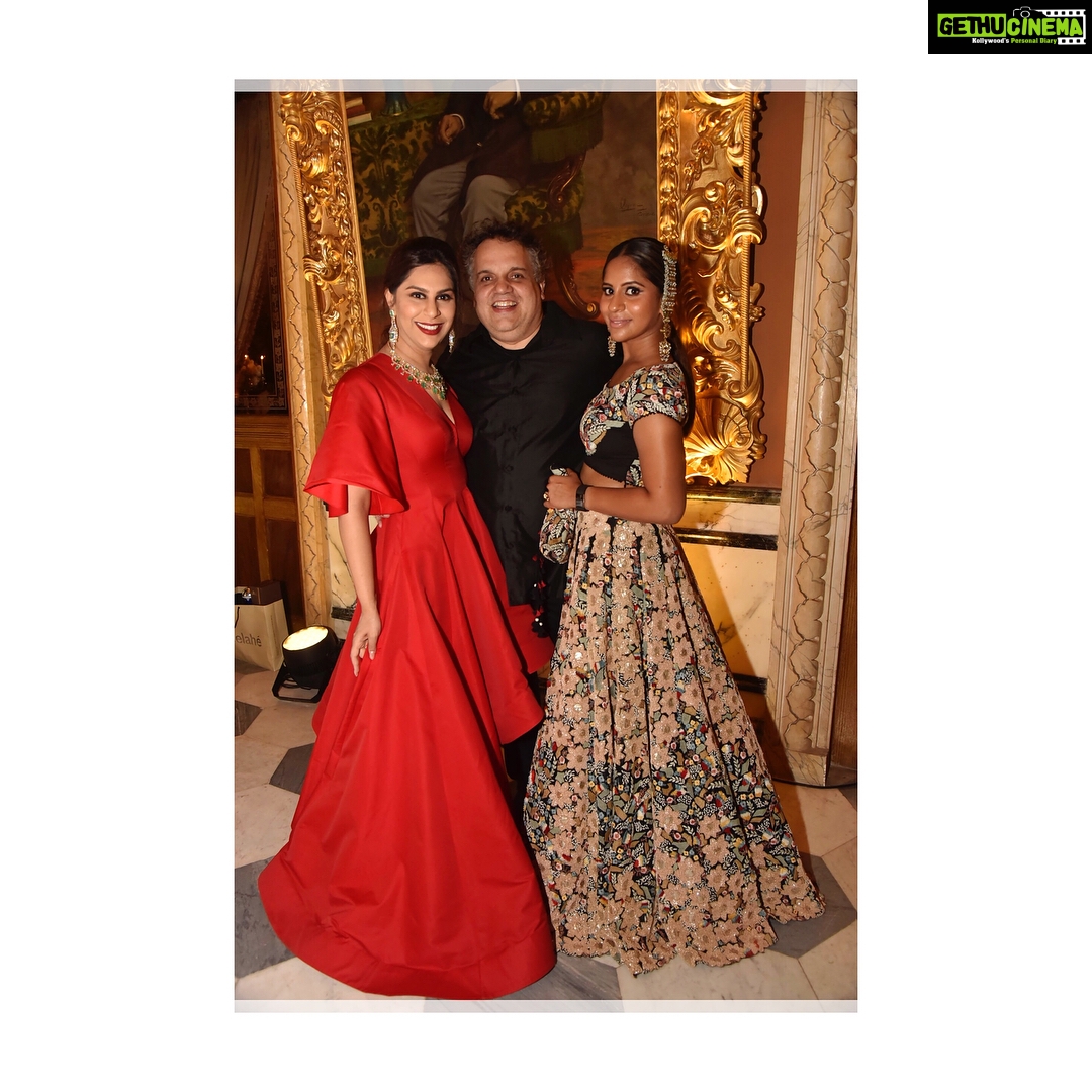 Upasana Kamineni Instagram - The Sweetest Strongest Samantha Shares her Secret ! on Stands NOW ! TOLLYWOODโs BEST BAHU AWARD ๐๐ @samantharuthprabhuoffl @apollolife1 #bpositivemagazine #fittness #fittnessmotivation #upasana PIC CREDIT : @eshaangirri U R THE BEST
