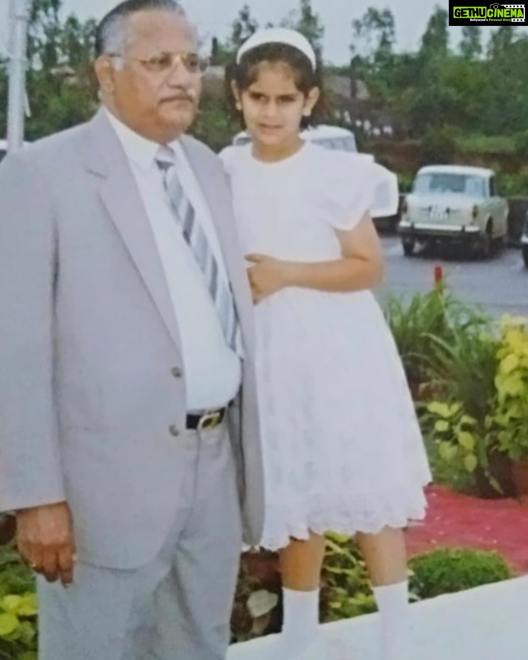 Upasana Kamineni Instagram - #throwbackthursday always special being around thatha 😘❤️. Everyday ( even now ) we are asked - “what good thing did u do today ? “ - this question has made life so amazing & worthwhile😊. Life lesson : Have gratitude, Give back & serve unconditionally 🙏🏼 @anushpala @anindith @theapollohospitals #upasana Apollo Health City