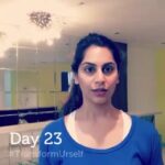 Upasana Kamineni Instagram - Day 23 of my 30 Day transformation #TransformUrself. Weights today! after my workout I had glutamine. Supplements are an integral part of the complete transformation to help in recovery from the wear and tear after a workout session. My fav - vit c , green tea tablets & omega3. I hate taking amino acids - but hv to sometimes. #upasana @apollolife1 @team.rowan @apollopharmacy @apolloexpert @hollandandbarrettindia Exercise-Reps DB tricep press- 12 x 4 Close grip barbell bench press- 12 x 3 Barbell French press-12 x 4 Rope tricep pulldowns- 15 x 3 Barbell bicep curls- 10 x 5 Rope bicep curls- 12 x 3 DB hammer curls- 12 x 3 URLife
