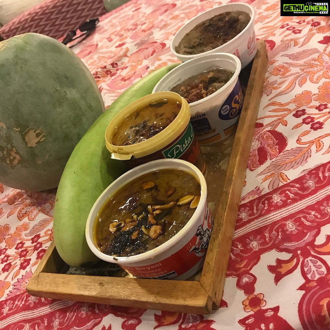 Upasana Kamineni Instagram - After the amazing suggestions on the best haleem joints #hyderabad from my twitter handle @upasnakonidela I decided to Try a bit of all ! 😁250gms=400cal approx.neutralise it with glass of ash gourd/ cucumber juice & a 40 min walk.#sarvi 👌🏻least oil . enjoy the amazing #Hyderabadi food.