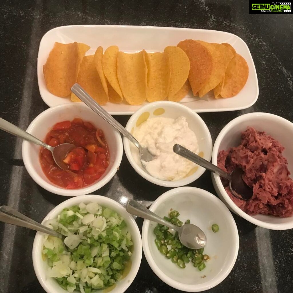 Upasana Kamineni Instagram - Sat eve healthy snack 👍🏻home made tacos. Share some healthy veggie snack recipes with me - I hv major hunger pangs between 4-6pm. #healthyeating