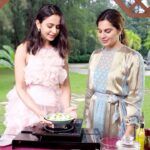 Upasana Kamineni Instagram – She indulges yet stays super fit !
check out Rakul teaching me her Easy & super nutritious Spinach Peas Pulao – 
Link in bio 

@rakulpreet x @urlife.co.in x @lakshmek