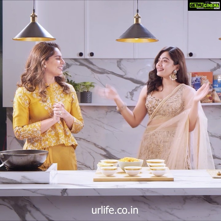 Upasana Kamineni Instagram - Last day of Diwali Binge π try this quick, easy & healthy recipe. The trick is to serve small quantities - looks great & better for UR guests health as well. Focus on quality rather than quantity. Link in bio - for the full video @rashmika_mandanna @urlife.co.in URLife