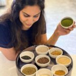 Upasana Kamineni Instagram - Yes it’s possible ! The local Spice Market can become ur Pharmacy & the Kitchen Ur Clinic. Would you believe me if I told u that most of the concoctions required to heal are already in ur kitchen ? @ghawithcharmaine gave me my personalised blend. She’s a PG in Applied Nutrition & Dietetics, MsC Genetics & has written 2 books as well.