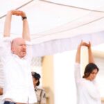 Upasana Kamineni Instagram - ashtanga yoga done right with @eddiestern . I’m a huge fan. He’s more Indian than most & has a superior knowledge of the vedas & yoga. Try this practice at home, stay fit & positive. Balance ur mind & body @urlife.co.in #yogapractice #yogadaily