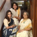 Upasana Kamineni Instagram - Meera aunty & Preethapedama hosted a show to strengthen their relationship towards #care4chendamangalam as their valentine gesture. Learning from these wonderful women really fed my soul ❤️ Wearing a chic saree created from revived looms & empowering women who lost their livelihood in the #Kerala floods made me feel sooooo good. #happyvalentinesday Chendamangalam, India