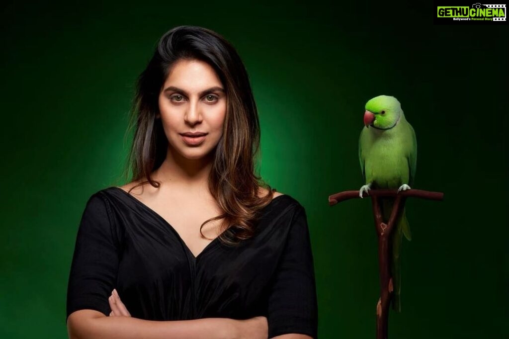 Upasana Kamineni Instagram - . Did u know the “Rama Chiluka (psittacula krameri) or rose ringed parakeet” is the state bird of Andhra Pradesh ! ( not parrot ) . Did u know “Krishna Jinka or blackbuck “ is the state animal of Andhra Pradesh ! . Did u know that caging any Indian parrot / parakeet 🦜 is illegal & one can receive a punishment of upto 6 years imprisonment. The first step towards protecting wildlife is to be aware ! Parrots / Parakeets are meant to fly - not be caged for our amusement or read our fortune ! Do ur bit - report or release any caged bird. @wwfindia Thank you @avigowariker @makeupbyaliyabaig @tanghavri for supporting this cause. 🦜👍🏼 No animals / birds were harmed. The bird incorporated using graphics . #upasana