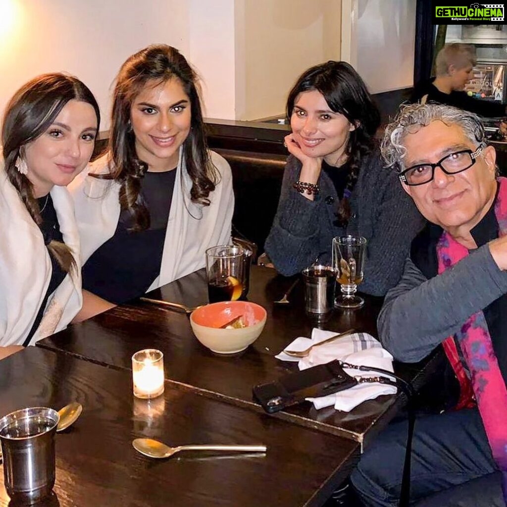 Upasana Kamineni Instagram - Had the most insightful dinner with @deepakchopra Ji in New York ! He’s really enhanced my life in many ways. Sharing this exercise on self reflection : 1. write down the personality traits of the person u most admire & love 2. Write down the personality traits of the person u despise and feel uncomfortable around. 3. Put both together and u will see a reflection of urself. Over dinner he taught us that : “u don’t need anything material to be happy” happiness is a state of mind 😇 , no one should have the authority over ur happiness. #upasana Babu Ji NYC