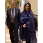 Upasana Kamineni Instagram - Ultimate fan moment. Had the opportunity to interact with @thisisbillgates on protecting our planet & people. Truly inspiring 👍🏻 Thank you IPI ( India Philanthropy Initiative ) for empowering us . @azimpremjiuniv @apollofoundation @brihatifoundation Thanks @tanghavri @karishmashaikhh & @real_weaverstory #upasana Bangalore, India