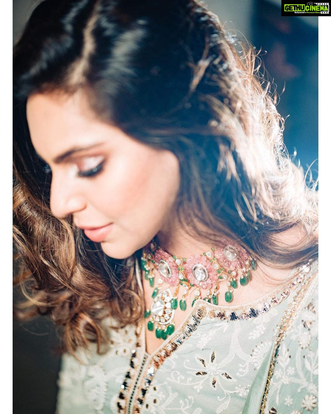Upasana Kamineni Instagram - The strongest action for a woman is to LOVE HERSELF, BE HERSELF & SHINE AMONGST THOSE WHO NEVER BELIEVED SHE COULD. bring light into your life, strengthen your souls and let prosperity & positivity flow in abundance. #happydiwali @tanghavri @karishmashaikhh @houseofkotwara @krsalajewellery @sandysartistry @kamalkirang @niranjanajawahar