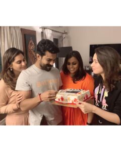 Upasana Kamineni Instagram - Chennai ur hospitality is unmatchable! Celebrated two very special occasions : 12 years of Mr C @alwaysramcharan in films & a fabulous warm press meet 🙏🏻 #syeeranarasimhareddy Humbled by ur love. #CHENNAI @tamannaahspeaks @sindoori_reddy @reddyadit @varunmammen @rajeshreddy7 @kreddy64 Missed u @ritikaraireddy 😘 Thx @nikitajaisinghani ❤️ subtle & stylish Chennai, India