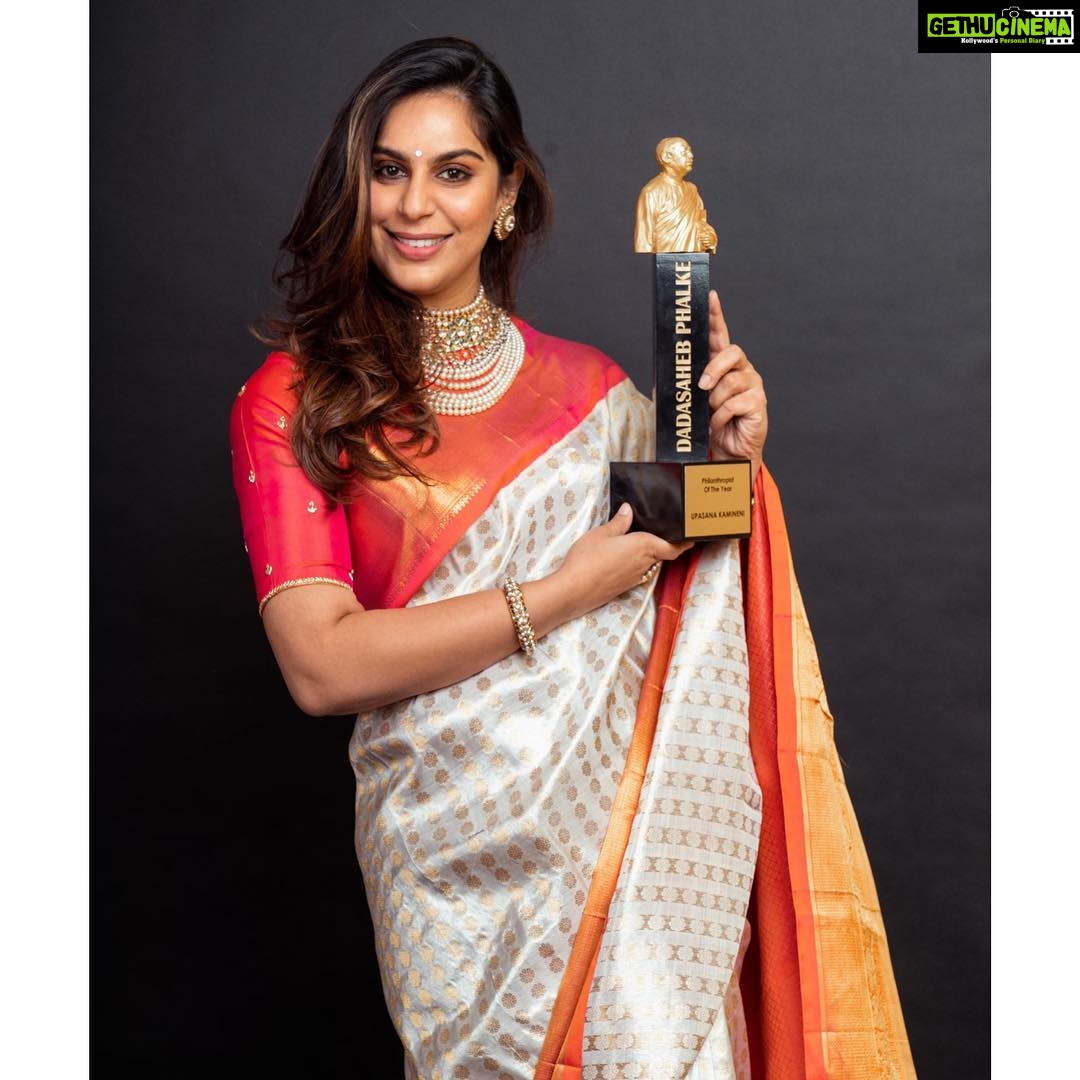 Upasana Kamineni Instagram - Yaaaaaaayyyyy The #dadasahebphalkeaward for the Philanthropist Of The Year Really Humbled šš¼ I dedicate this awards to all the positive people around me who keep messaging me on social media & motivating me to do good everyday. ā¤ļø My dearest family - thanks for always being there to support every initiative of mine š„° Iām really grateful. @apollofoundation šø @eshaangirri š @dasariparvathi šāāļø @sandysartistry #upasana