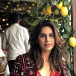 Upasana Kamineni Instagram - My relationship status with food depends on my mood ! That needs to change ! Food is medicine & too much or too little isn’t great - it needs to be just right ( customised to ur body’s needs ) . Sharing what I follow on vacay : Avoid carbs as much as possible Get as much sleep as possible ( try 12 hours - it will almost be like intermittent fasting 😉) Walk as much as possible - no public transport Think about @mariekondo before U shop I prefer shorter holidays than long ones so it’s bk to work Tom for me ! 6 am - rise & shine London, United Kingdom