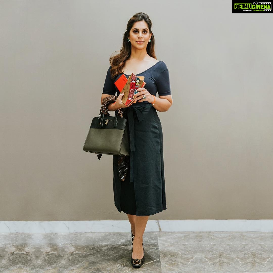 Upasana Kamineni Instagram - A @mckinseyco global study stated: if the women participation in the Indian workforce moves up by 10% it can add 4 lakh crores per year to our GDP. ππ» Thats fantastic, but in truth the women participation in the Indian workforce has reduced by 4% in 3 years. Every women has a right and duty to be part of working India. We women hold up half the world lets make a difference . #balanceforbetter #happywomensday #internationalwomensday @louisvuitton @eshaangirri @sandysartistry #ramcharan #upasana