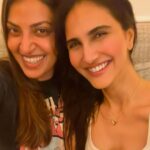 Vaani Kapoor Instagram - So much ❤️ for this girl !!! Never a dull moment with you my Anush..you deserve all things happy..🎂☀️🤗😘❤️♾ #birthdaygirl #mygoofybetterhalf