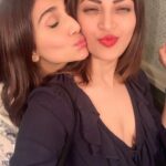 Vaani Kapoor Instagram – So much ❤️ for this girl !!! Never a dull moment with you my Anush..you deserve all things happy..🎂☀️🤗😘❤️♾
#birthdaygirl
#mygoofybetterhalf