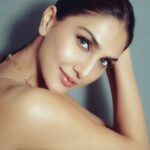 Vaani Kapoor Instagram - M🌅onday gaze
