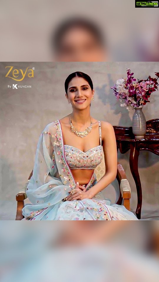 Vaani Kapoor Instagram - This Dhanteras and Diwali, make your festivities brighter with @ZeyaByKundan and add a golden touch in your life with stunning, light-weight and affordable gold jewellery. Wish you all a very #HappyDhanteras & #Diwali β¨ Make the most of #FestiveOfShine offer with #ZeyaByKundan and get up to 60% OFF on making charges and 1 gm silver bar free on every purchase. Visit now at zeya.co.in or nearest Zeya By Kundan store and #ShineBrighter as always! πͺ Starting Range from βΉ 2000 πͺ Lifetime Cleaning and Stone Repair πͺ BIS Hallmarked Jewellery (HUID) πͺ 5000 + lightweight jewellery designs πͺ Easy 30-Day Returns πͺ Buyback 99% πͺ Free Shipping #AffordableJewellery #EverydayJewellery #goldjewellery #lightweightjewellery